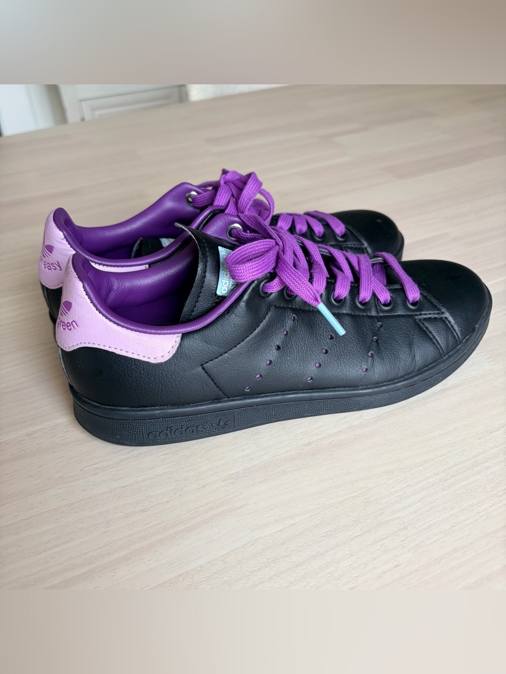 EUC adidas DISNEY Stan Smith Black Sneakers little mermaid Ursula  Sz 6.5
